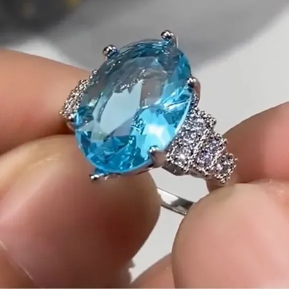GORGEOUS ❤️925 Sterling Silver Sea Blue Aquamarine Ring Oval - Picture 9 of 10
